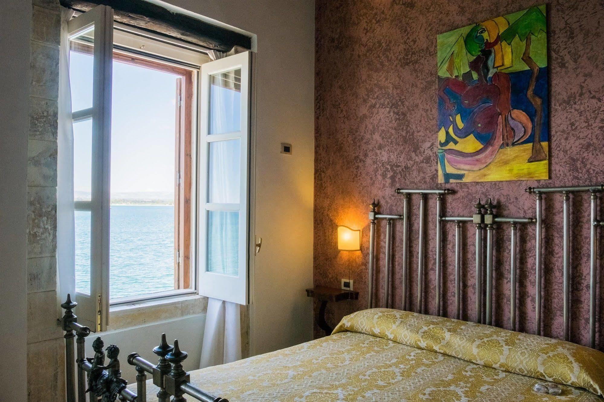 Henry's House Syrakus